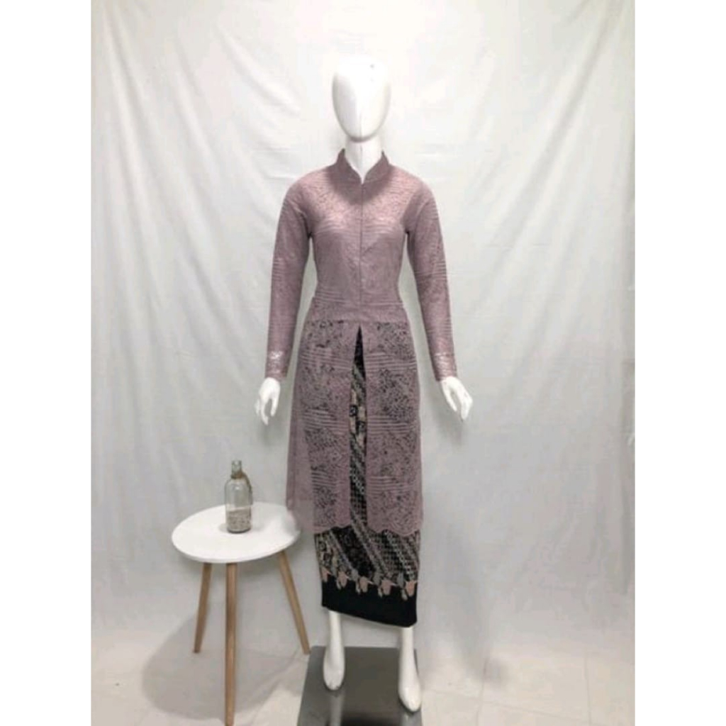 Tunik kancing brukat / kebaya brukat / kebaya wisuda /kebaya - taro