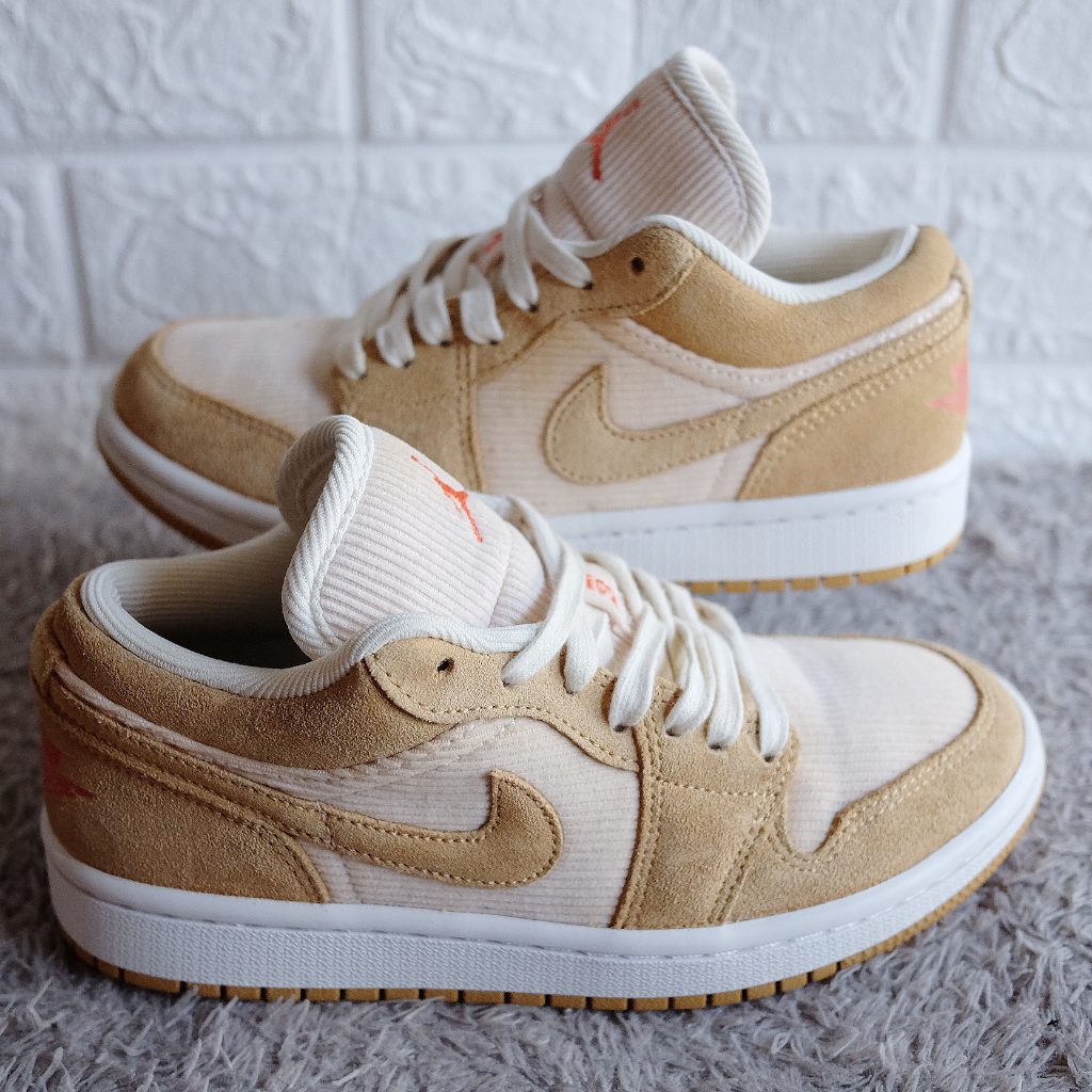 Sepatu Remaja Nike Air Jordan 1 Low SE Twine WMNS Corduroy Orange