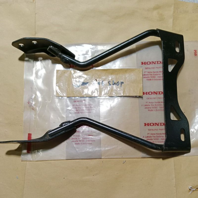 breket dudukan plat nomor depan honda sonic 150 r original
