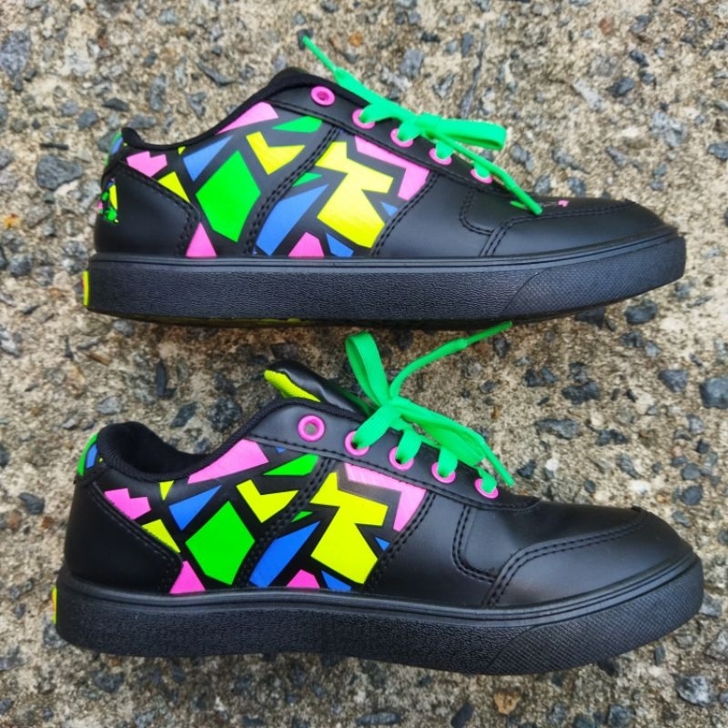 Sepatu Sneaker Aerostreet Volt Neon Black Hitam