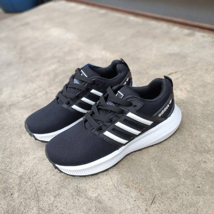 SEPATU SEKOLAH !! SEPATU ANAK SNAEKERS CASUAL RUNNING SPORTY HITAM PUTIH CEWEK COWOK TERBARU