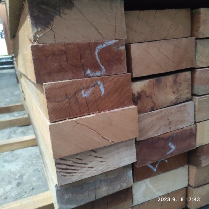 Balok Kayu Bengkirai Super Kalimantan 6 x 15 x 100 - 400 cm