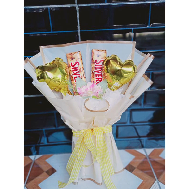 

buket cokelat silverqueen balon bunga