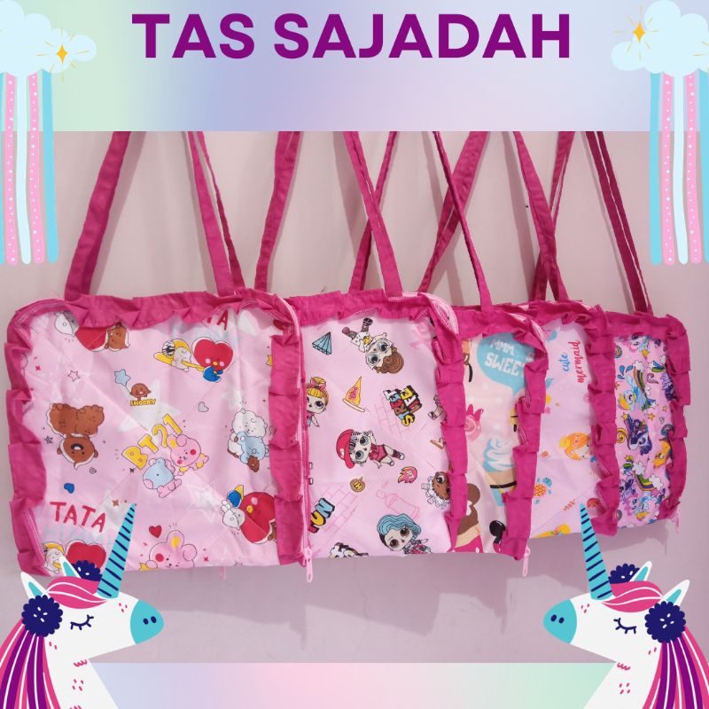 Varian-1 Tas Sajadah Lipat Anak Kecil Karakter Kartun Bisa Dijadikan Tas dan Juga Sajadah Untuk Hampers Hadiah Kado Souvenir Motif Princess BT21 Little Pony Mermaid Hello Kitty Mickey Minnie Mouse Tsum-Tsum LOL Kuda Poni Unicorn Boba Mixue