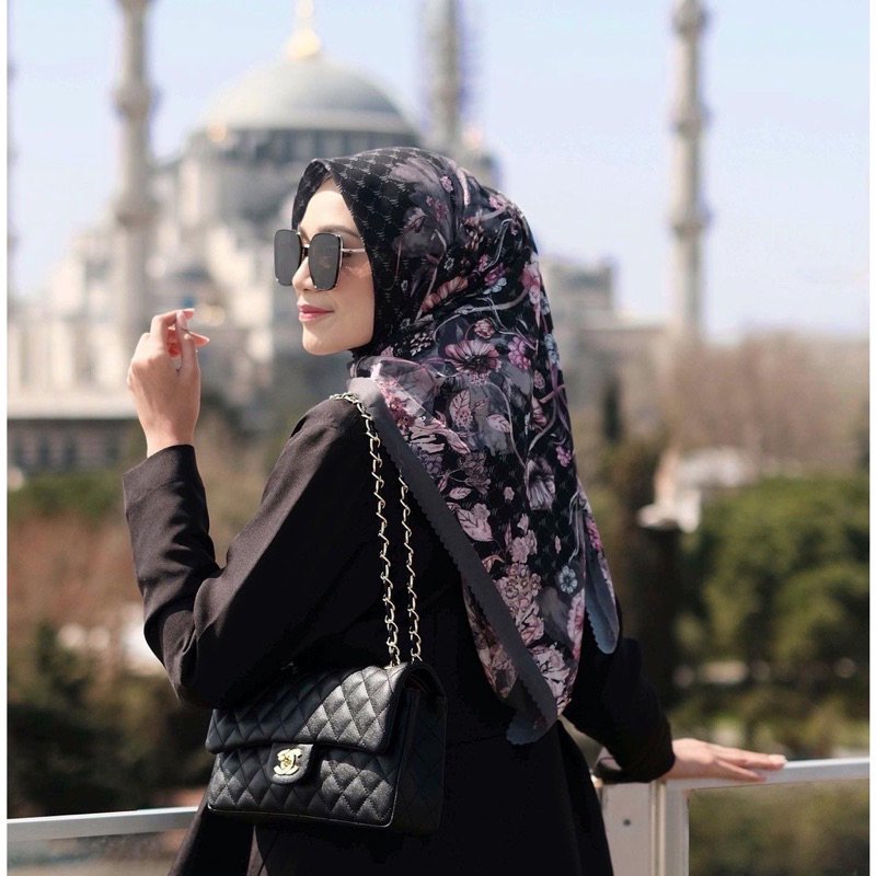 VANILLA HIJAB MONOGRAM SCARF SEKAR BLACK New