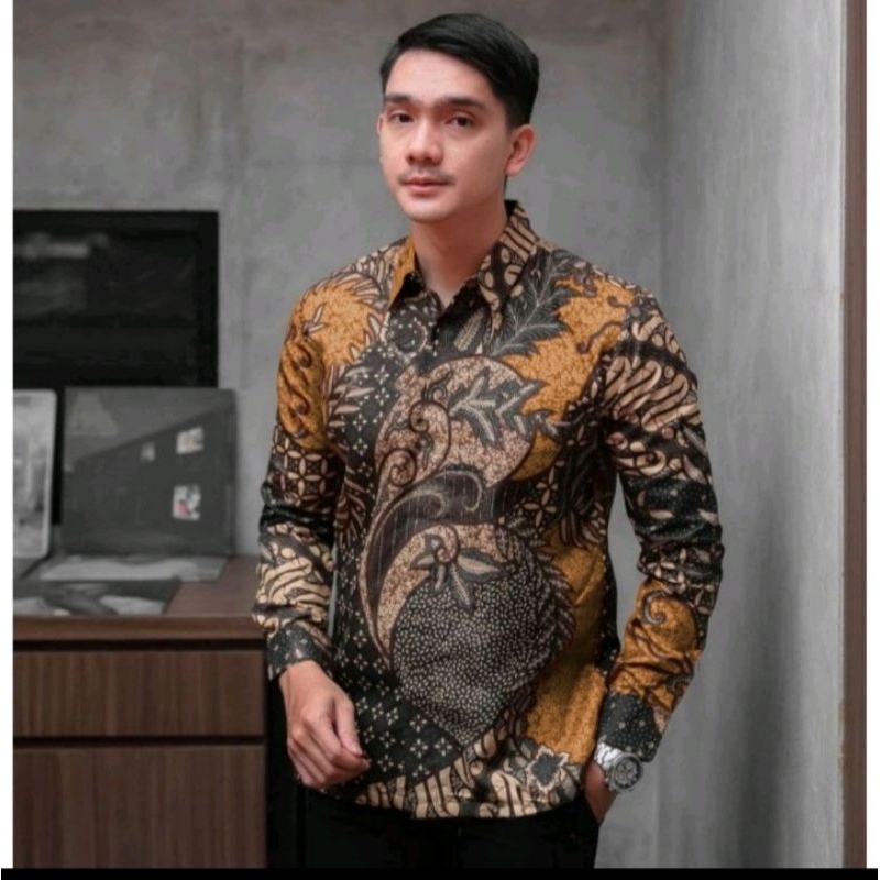 KEMEJA BATIK // KEMEJA BATIK ELEGAN // KEMEJA BATIK KEKINIAN // KEMEJA BATIK KONDANGAN //KEMEJA BATI
