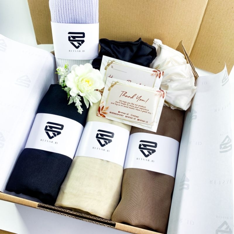 

GIFT KADO HAMPERS HADIAH ULANG TAHUN/ HAMPERS HIJAB GIFT SOUVENIR WISUDA/ HAMPERS GIFT BOX MURAH/ HAMPERS UNTUK CEWE/ KADO WISUDA BUAT PACAR/ HAMPERS UNTUK LEBARAN