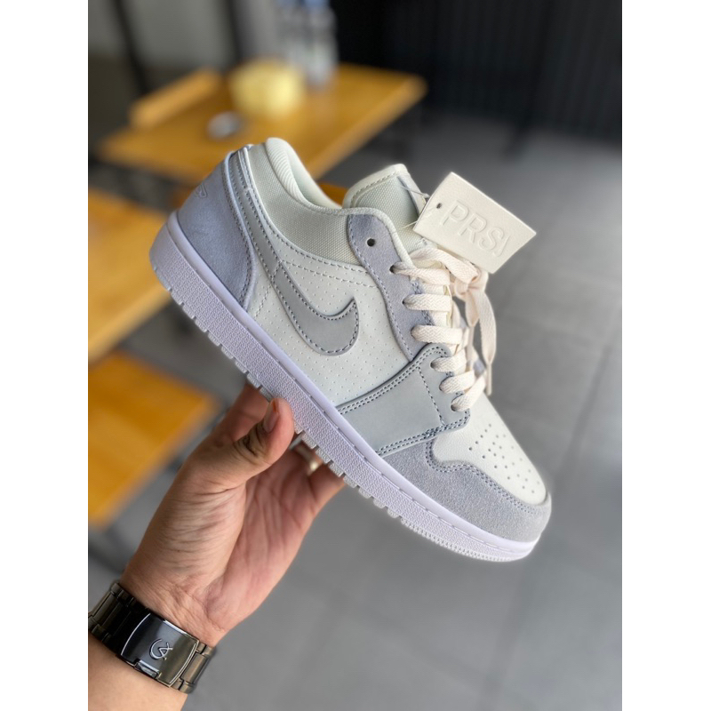 Sepatu Sneakers Air  Jordan 1 Low Paris