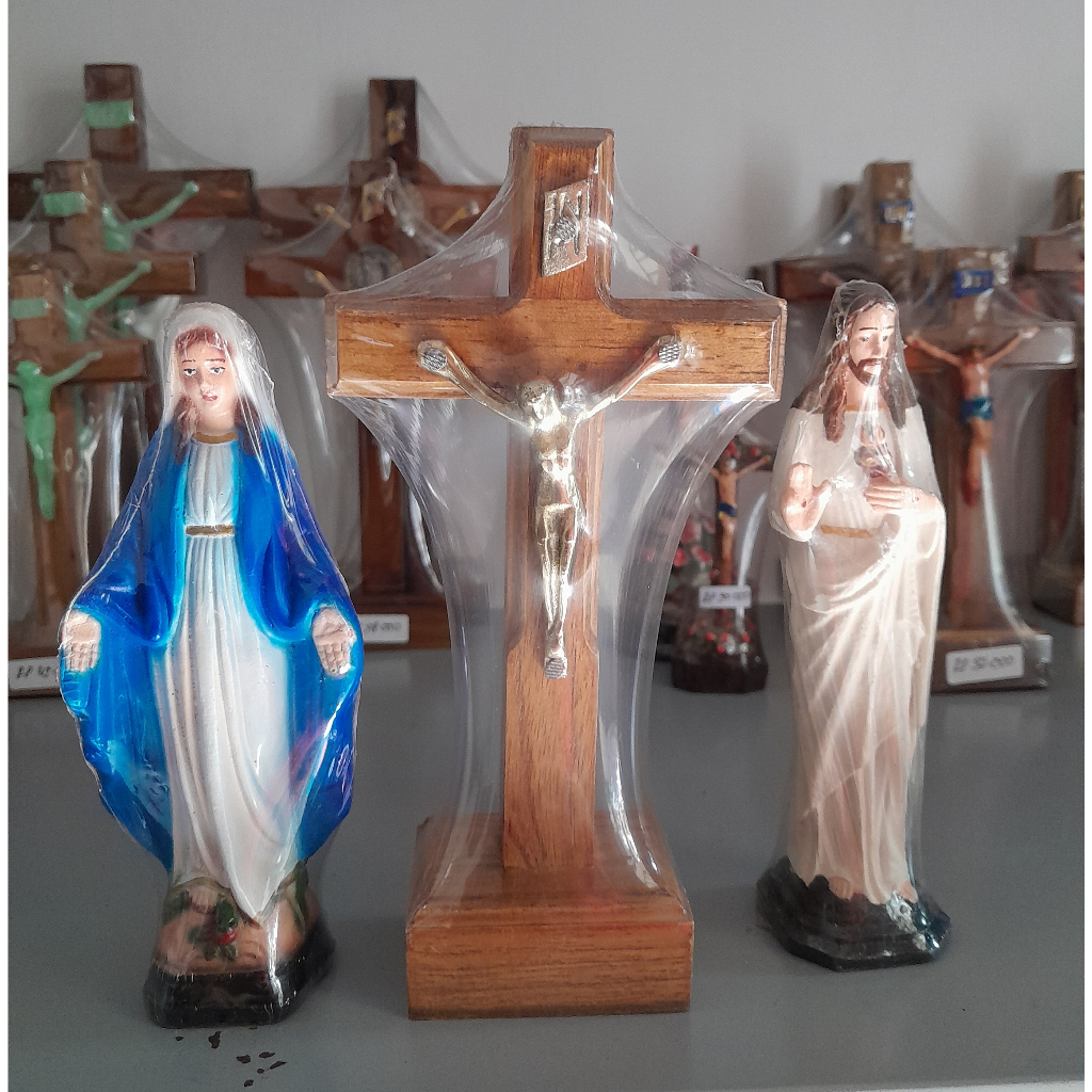 PATUNG YESUS MARIA Paket Patung Yesus Maria Dan Salib Duduk 15 Cm