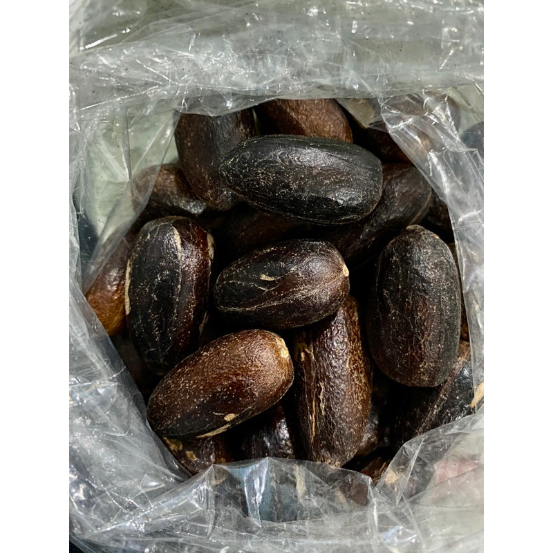 

Biji pala kering utuh SUPER 250gr ~ 500gr / pala lonjong / polo goyang