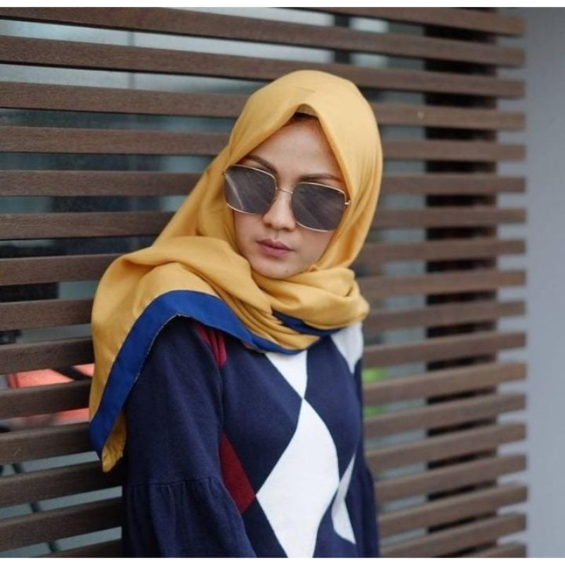 Monel LAFRILL (scraf/hijab/kerudung) @Monel_Chavians