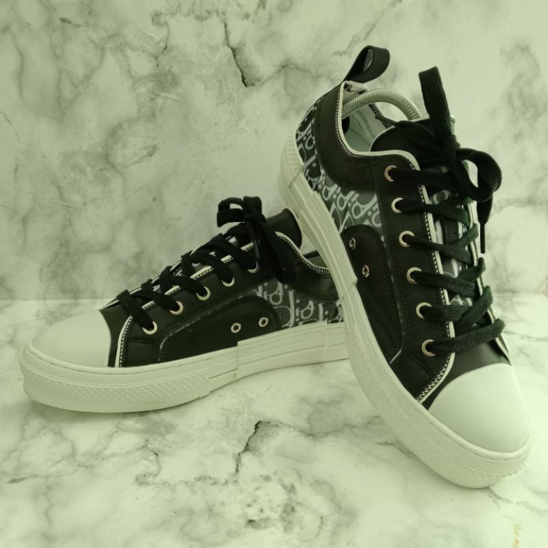 Sepatu_Second_Christian_Dior