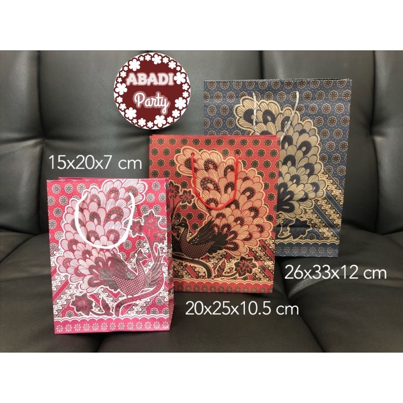 

Tas Kertas Batik 15×20 20×25 26×33 / Paper Bag Batik / Tas Bingkisan