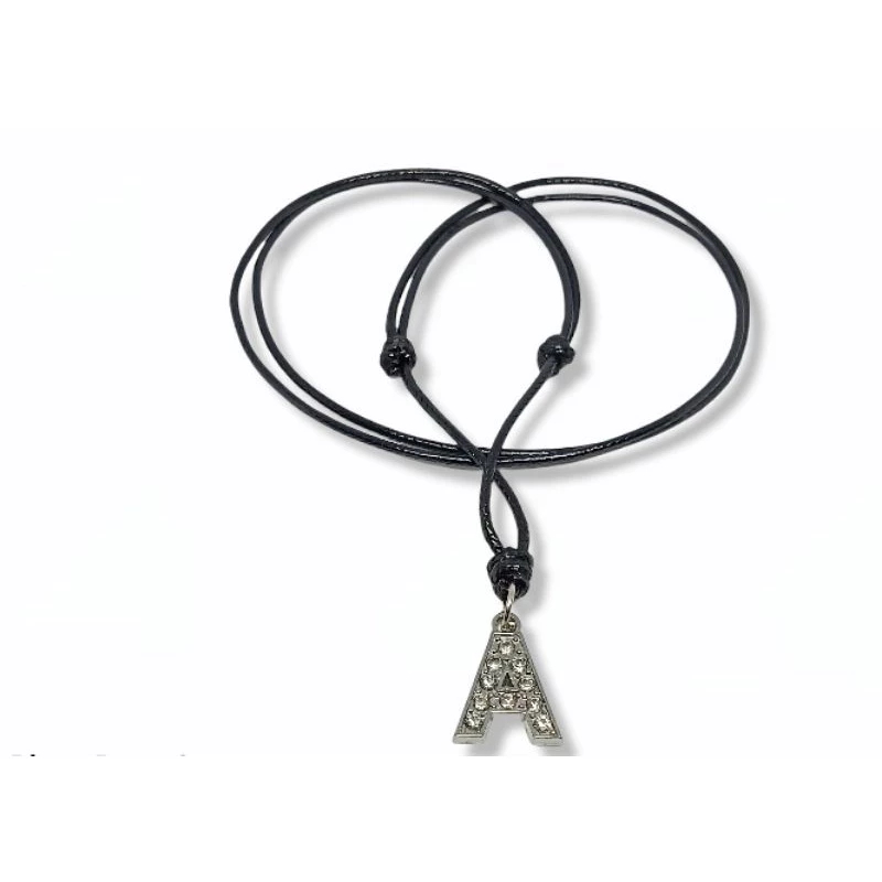 Kalung tali hitam pria liontin huruf terbaru