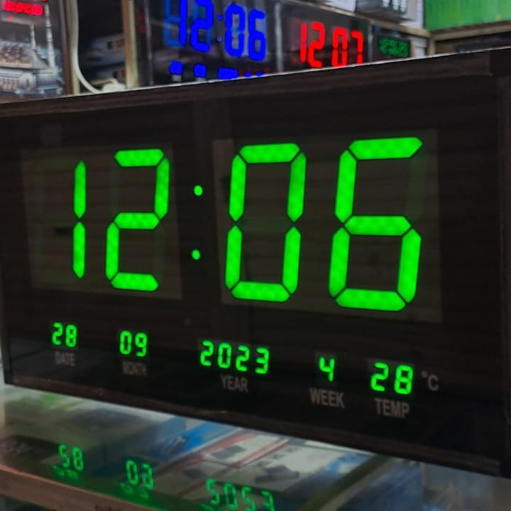 Jam Dinding Digital Jumbo  - Hijau