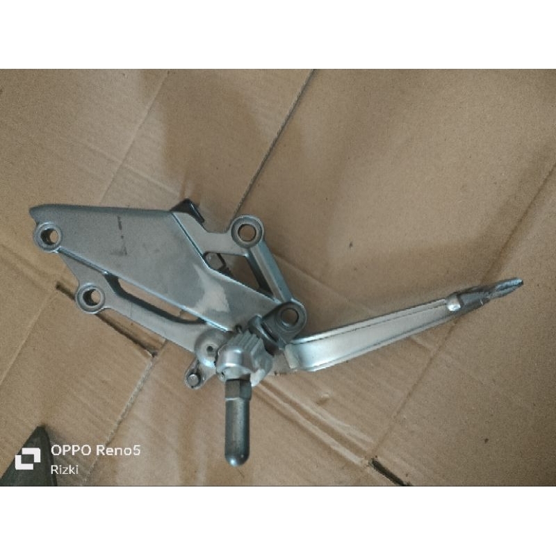 postep kanan step kanan pancian kanan(kanan saja) original ninja 250fi