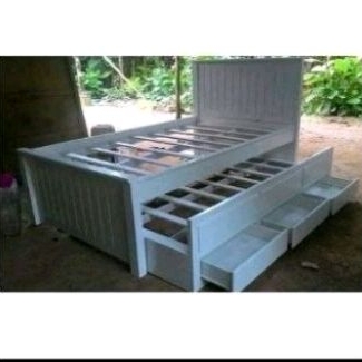 Dipan ranjang tempat tidur Doble bad Sorong laci 200x90