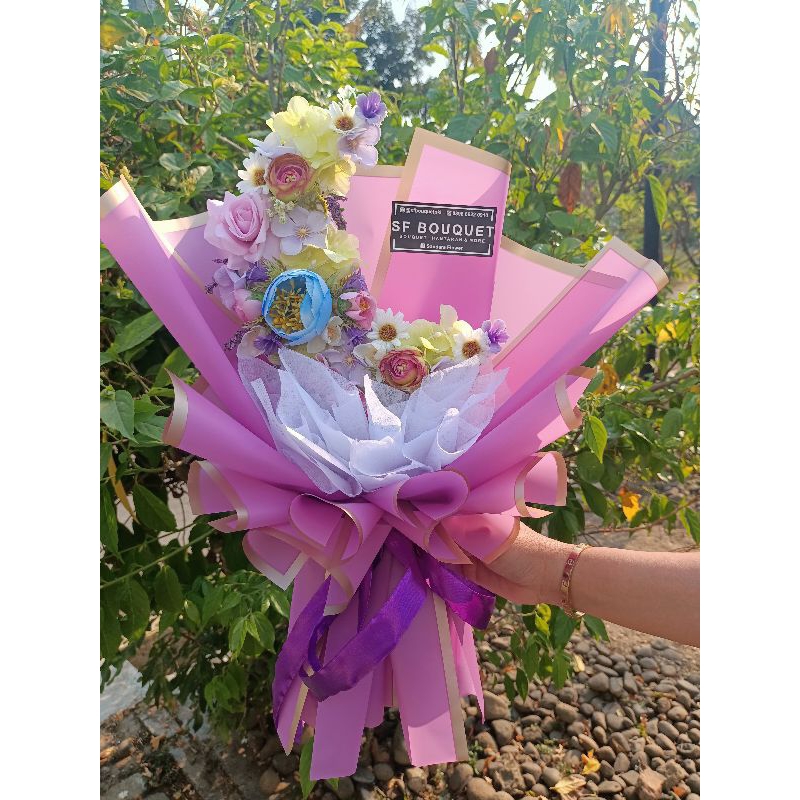 Buket Bunga Bulan Sabit/Buket wisuda unik/buket wisuda murah