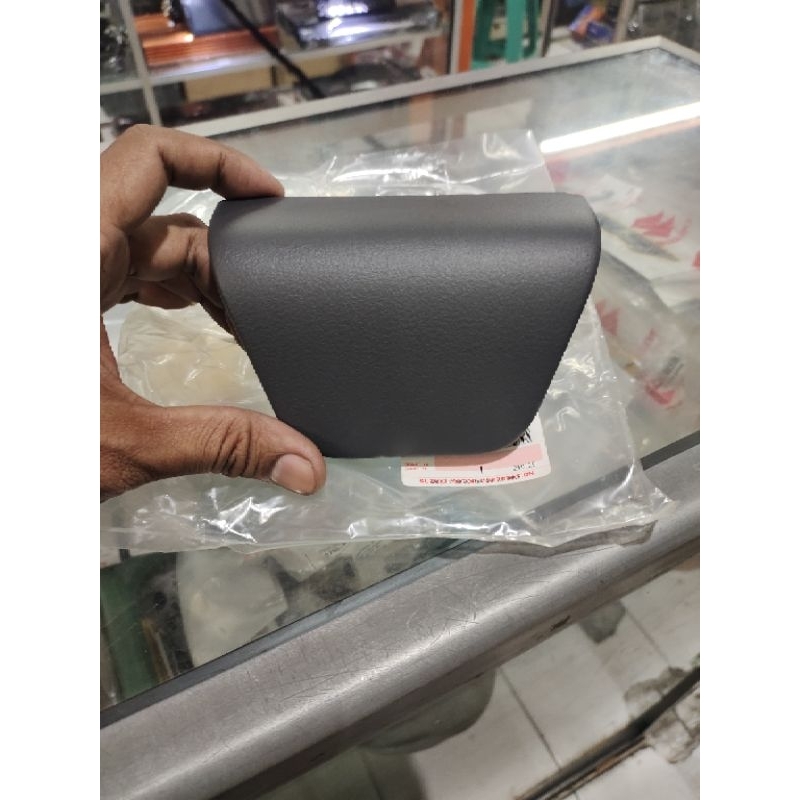 tutup baut jok belakang Suzuki Swift old ORI sgp