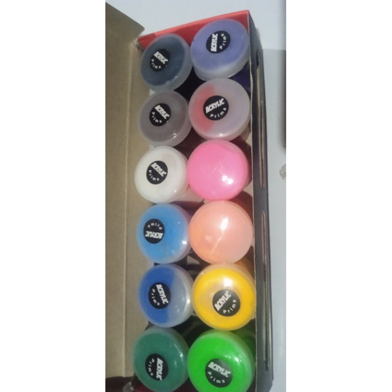 

prima cat akrilik dan poster akrilik dua fungsi