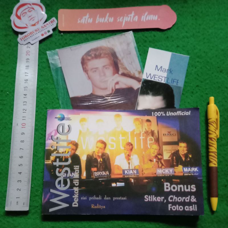 Buku Musik : Westlife Dekat di Hati by Raditya. JunDW