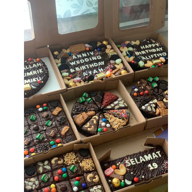 

[ INSTAN ONLY]Brownies Tart Love Shape Brownies Hampers Fudgy Brownies Premium