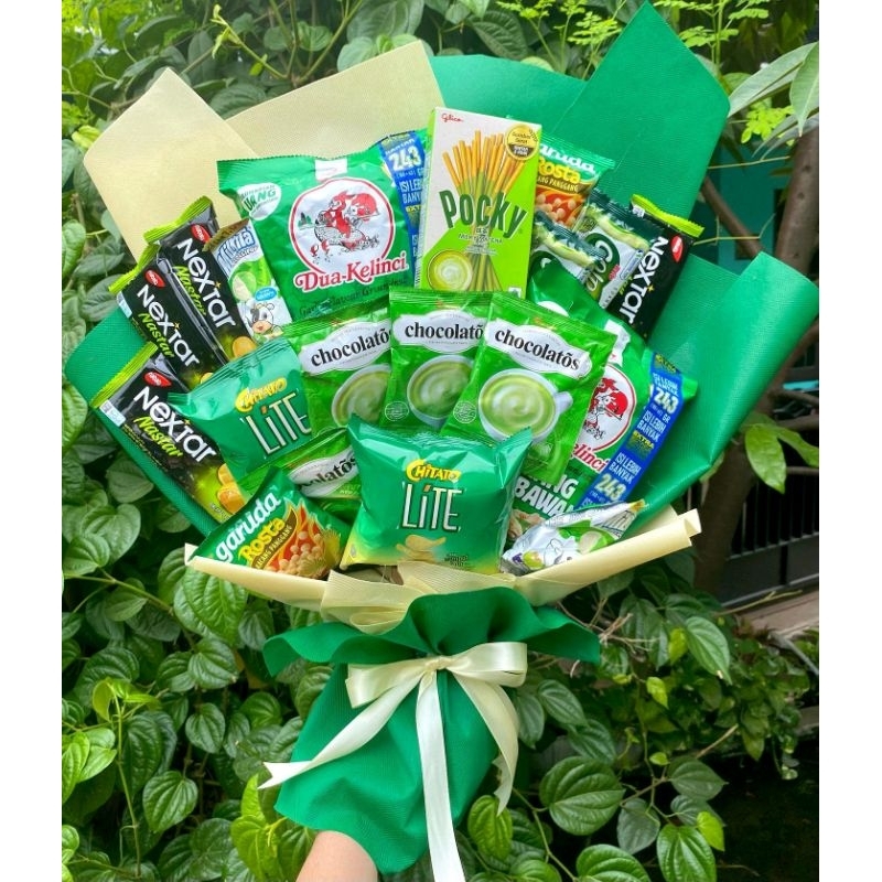 

BUKET SERBA HIJAU PREMIUM BESAR MATCHA DAN ASIN / BUKET SNACK MEWAH / BUKET SNACK MENARIK / BUKET SNACK HADIAH WISUDA / HADIAH SIDANG / WEDDING / ANNIVERSARY / HADIAH PACAR / JAJANAN / BINGKISAN / SIDANG SKRIPSI /