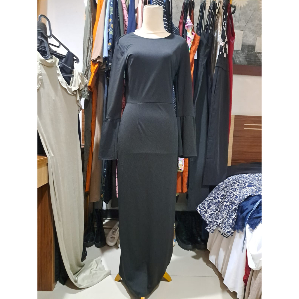 Long dress hitam fit body