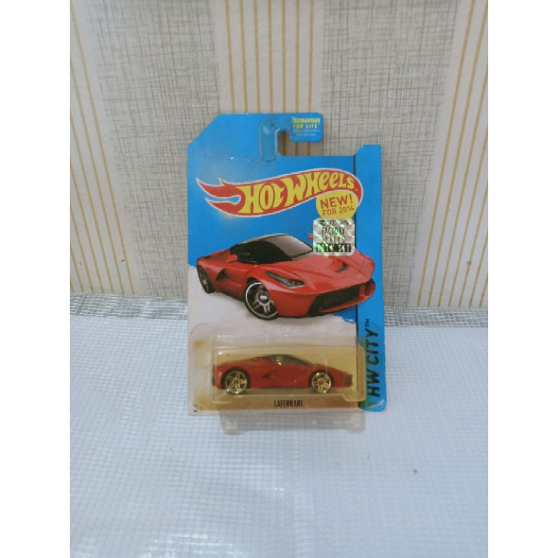 hot wheels Ferrari LaFerrari merah