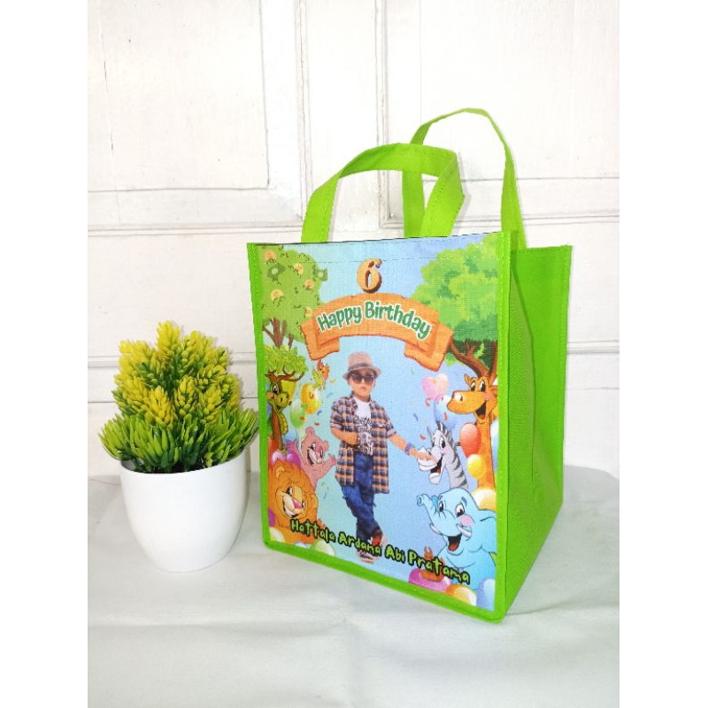 

Tas custom 22×22×25 / Tas Ulang tahun / Tedak siten/ Tas berkat / Tas hajatan