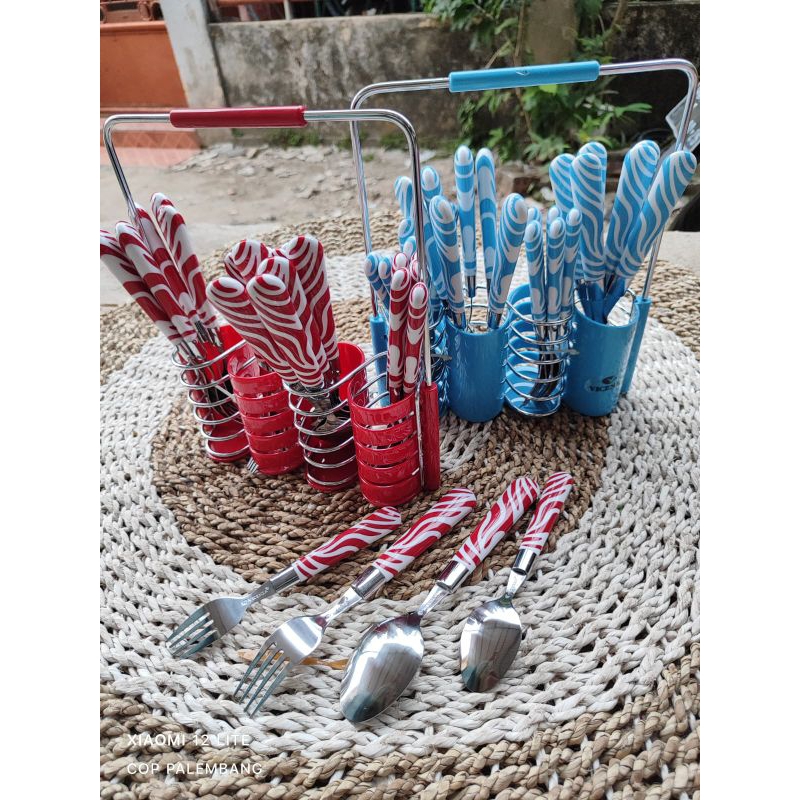 vicenza sendok polkadot