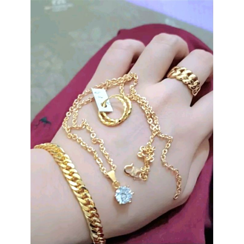 aksesoris perhiasan 1set  paket komplit , gelang, kalung liontin, cincin, anting terlaris mirip Emas