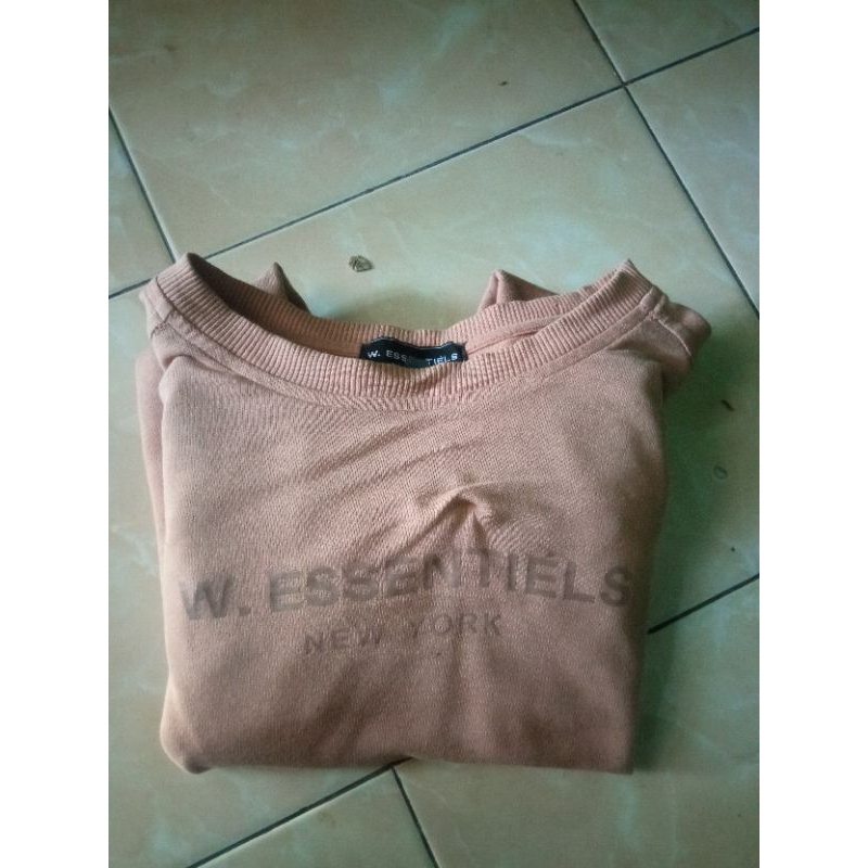 crewneck w.eseentiels