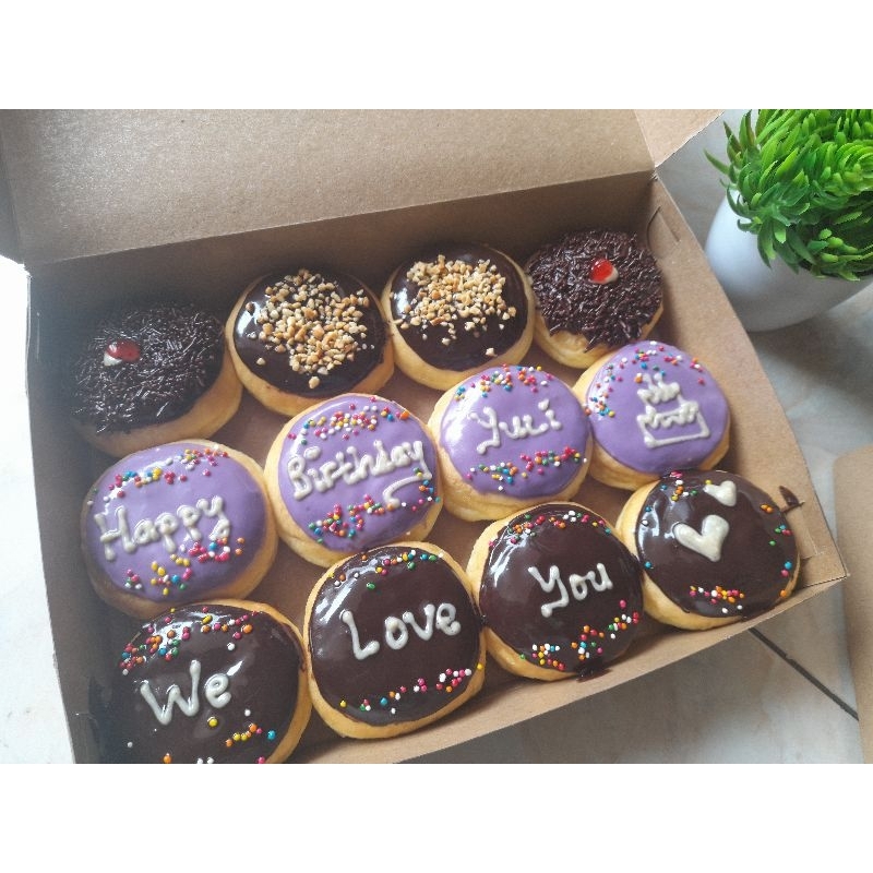 Donat ultah coklat mix taro (bisa request tulisan dan toping)