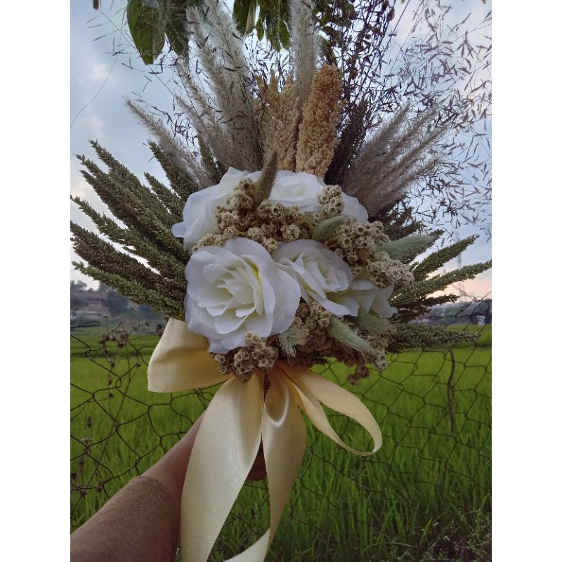 hand bouquet / buket bunga kering / buket bunga / buket prewedd / buket wedding / buket wisuda