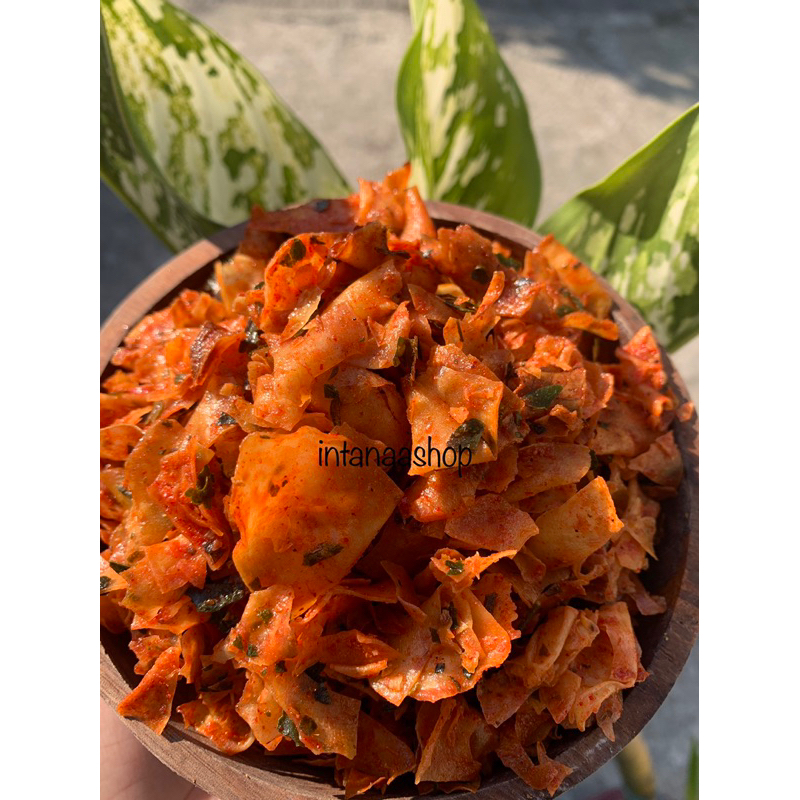 

Keripik singkong kriwil pedas asin daun jeruk 100gr