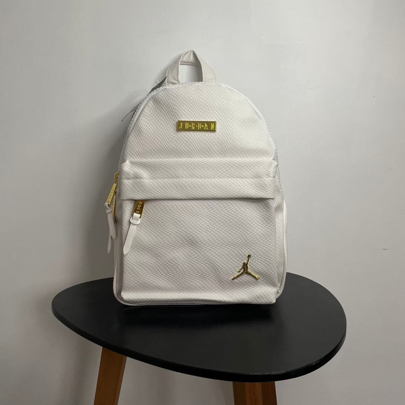 18 x 14 x 8 backpack adidas AG Packable Vendor Style_MA0880-023 New Nike Hayward Backpack 01 CHOOSE PRODUCT COLOR:Bold Onyx /Light Grey /Black Multiple zip pockets keep