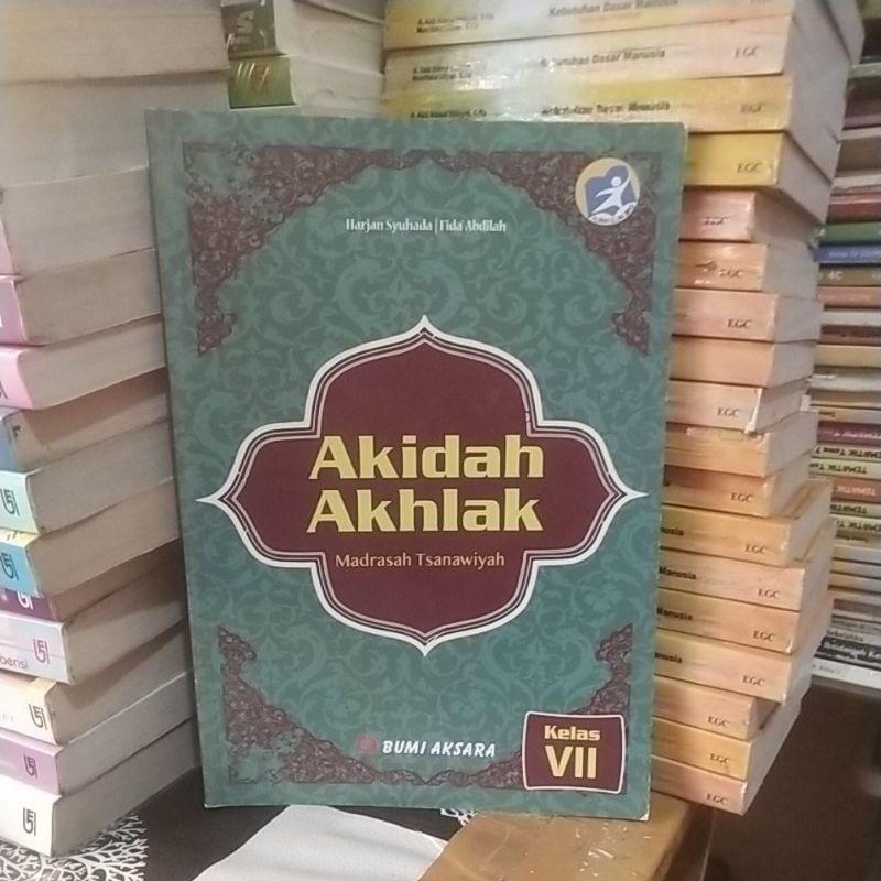 buku akidah akhlak kelas 7-1 smp