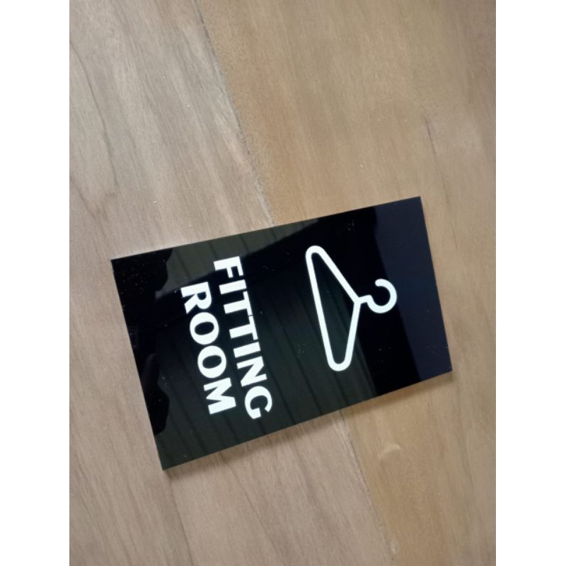 

Signage Tanda Fitting Room