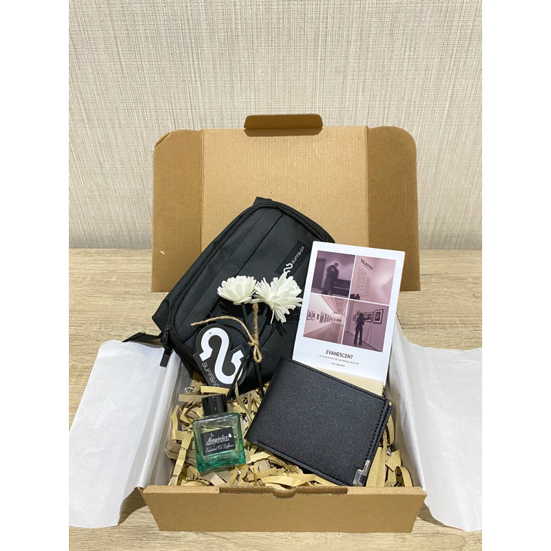 

Gift Box | Hampers Box | Hadiah Wisuda Birthday Ulang Tahun