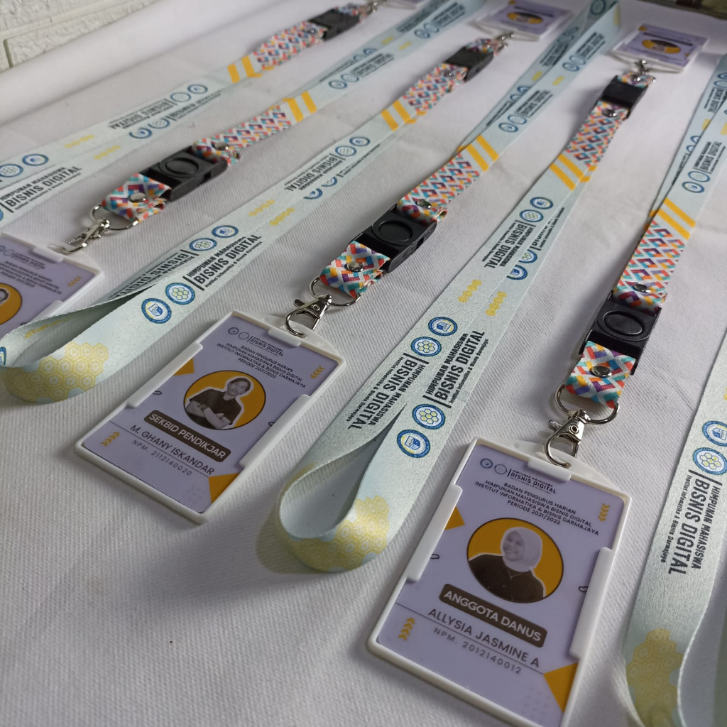 

Cetak ID Card Custom Fullset + Holder + Tali Lanyard Name Tag