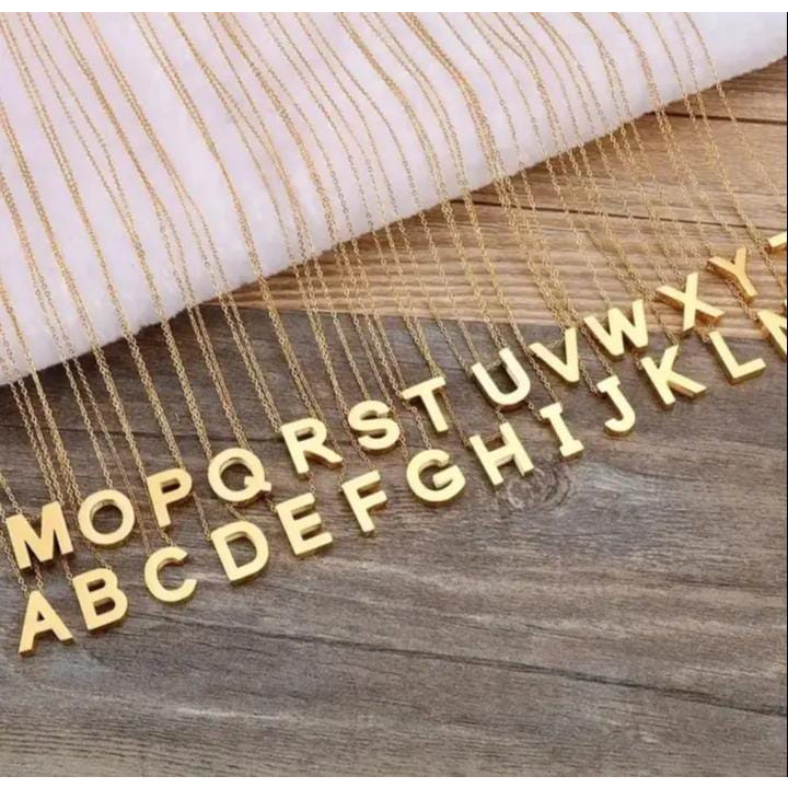 Kalung Titanium Wanita Liontin Huruf Kecil Anti Karat Dan Luntur