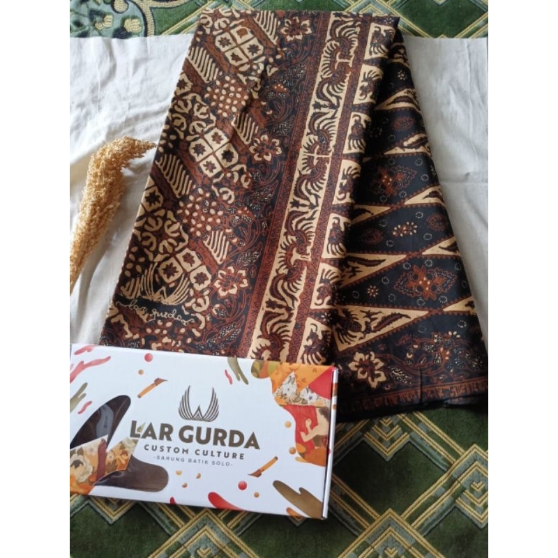 Sarung batik LAR GURDA Kesikan Series Original LAR GURDA.
