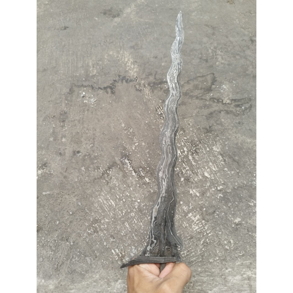 Keris Dhapur Sengkelat pamor Ngulit Semongko