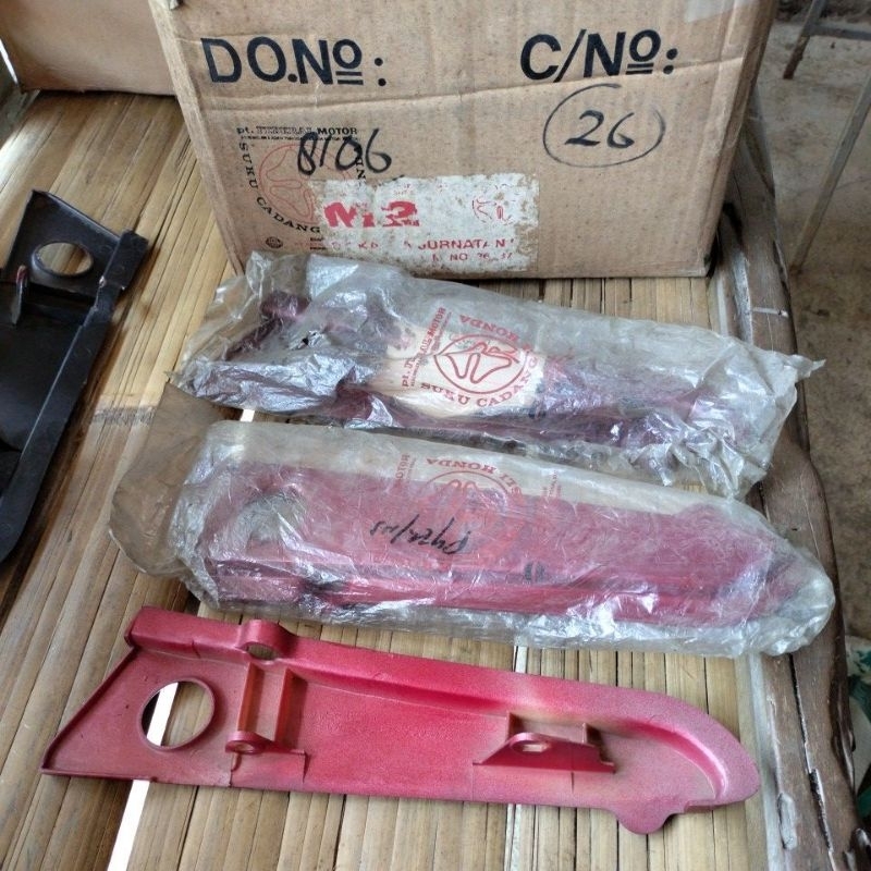 tepong honda astrea 800 sebelah kiri astrea 800 warna merah bodi belakang kiri astrea800 original as