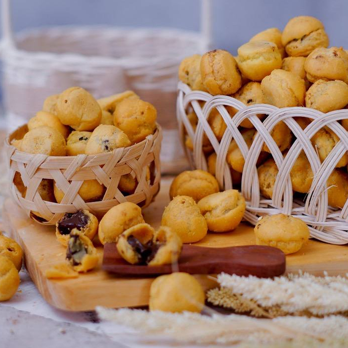 

Soes Kering Coklat 500 gr Mabiean Snack Makanan Ringan Cemilan Makanan Kiloan Oleh-oleh Tasik