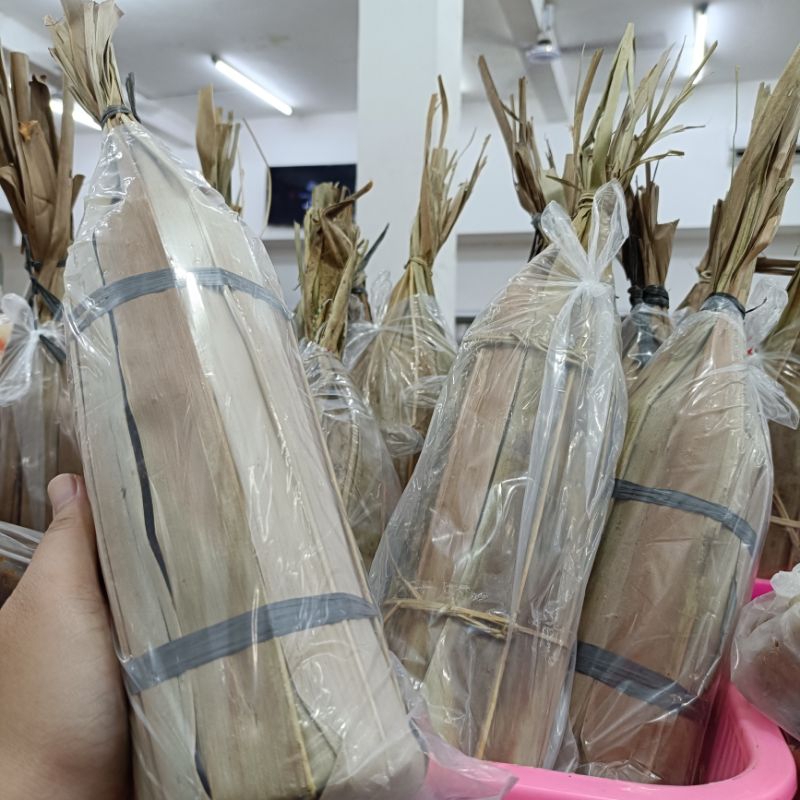 

Gula aren asli kemasan daun