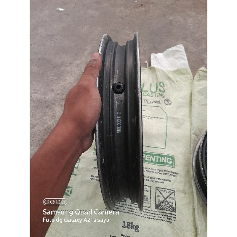 Velg . pelek . velk depan Vario 150 vario 125 led Original.