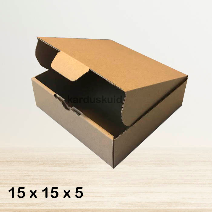 

Kardus 15 x 15 x 5 cm die cut tipe E Flute K150 box kotak karton packing