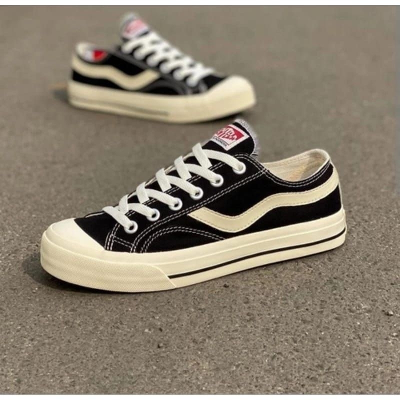 sepatu pria / sepatu hitam /sepatu sneakers / sepatu casual / sepatu  vantela /vantela